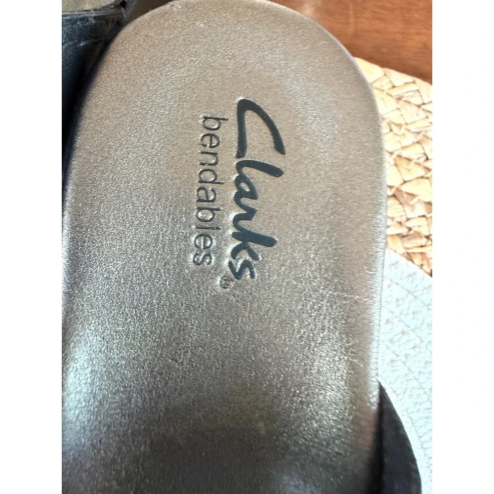 Clarks Bendables Black Leather Wedge Slide Sandals Womens 9.5‎ M comfort